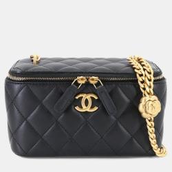 مملوكة مسبقًا Chanel Matelasse Small Vanity Case Chain Shoulder Handbag In Black Lambskin With Camellia Pattern