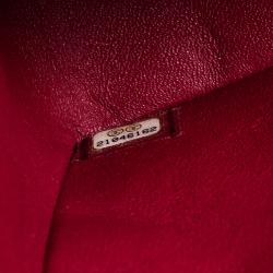 Pre Owned حقيبة شانيل قلاب كلاسيكي نيو ميني جلد شيفرون حمراء داكنة