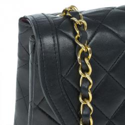 مملوكة مسبقًا Chanel Black Lambskin Leather Single Flap Shoulder Bag