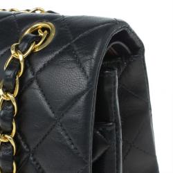 مملوكة مسبقًا Chanel Black Lambskin Leather Small Single Flap Bag