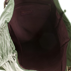 مملوكة مسبقًا حقيبة شوبر جلد أخضر لامع 