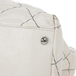 Pre Owned Chanel White Lambskin Hobo