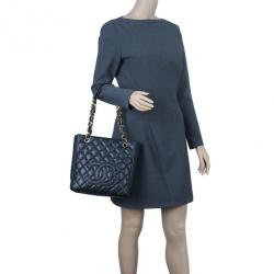 مملوكة مسبقًا حقيبة شوبنغ يد شانيل كافيار سوداء صغيرة