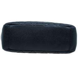 مملوكة مسبقًا حقيبة شوبنغ يد شانيل كافيار سوداء صغيرة