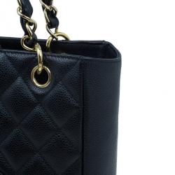 مملوكة مسبقًا حقيبة شوبنغ يد شانيل كافيار سوداء صغيرة