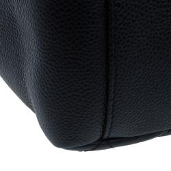 مملوكة مسبقًا حقيبة شوبنغ يد شانيل كافيار سوداء صغيرة