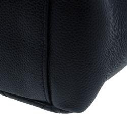 مملوكة مسبقًا حقيبة شوبنغ يد شانيل كافيار سوداء صغيرة