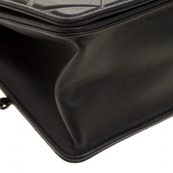 مملوكة مسبقًا حقيبة شانيل قلاب ميني بروبلر جلد سوداء