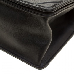 مملوكة مسبقًا حقيبة شانيل قلاب ميني بروبلر جلد سوداء