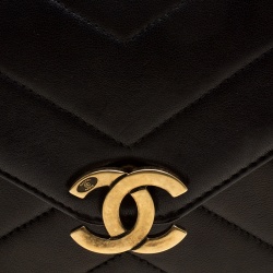 Pre Owned Chanel Black Herringbone Quilted Leather Flap Bag w/ Removable Red Pouch