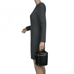 مملوكة مسبقًا حافظة شانيل فنيتي جلد سوداء