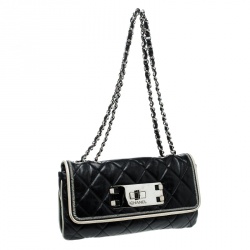 مملوكة مسبقًا Chanel Black Quilted Leather East West Flap Bag