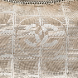 مملوكة مسبقًا Chanel Beige Nylon Small Vintage CC Travel Line Shoulder Bag    