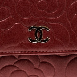 Pre Owned محفظة شانيل كونتيننتال كاميليا جلد حمراء داكنة