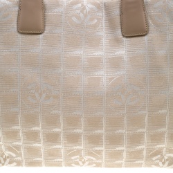 مملوكة مسبقًا Chanel Beige Nylon Travel Line Tote