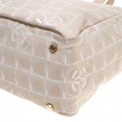 مملوكة مسبقًا Chanel Beige Nylon Travel Line Tote