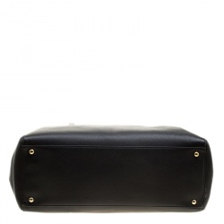 مملوكة مسبقًا Chanel Black Leather Cerf Tote