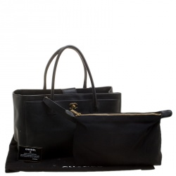 مملوكة مسبقًا Chanel Black Leather Cerf Tote
