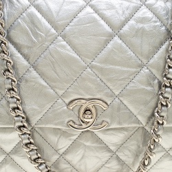 Pre Owned Chanel Metallic Silver Leather Flap Bag