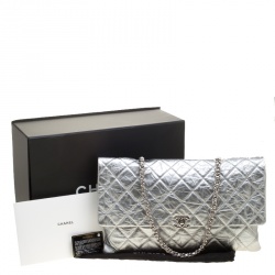 Pre Owned Chanel Metallic Silver Leather Flap Bag