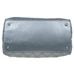 مملوكة مسبقًا Chanel Metallic Silver Quilted Leather Chain Me Tote