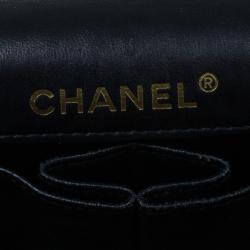 مملوكة مسبقًا Chanel Black Tweed Quilted East West Flap Bag
