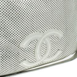 مملوكة مسبقًا Chanel Silver Metallic Leather Perforated Rodeo Drive Grand Shopping Hobo