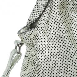 مملوكة مسبقًا Chanel Silver Metallic Leather Perforated Rodeo Drive Grand Shopping Hobo