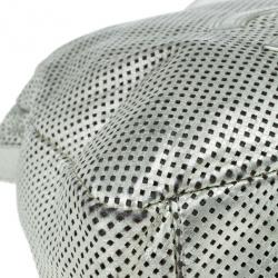 مملوكة مسبقًا Chanel Silver Metallic Leather Perforated Rodeo Drive Grand Shopping Hobo