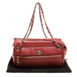 Pre Owned حقيبة كتف شانيل 50s جلد مخرمة حمراء