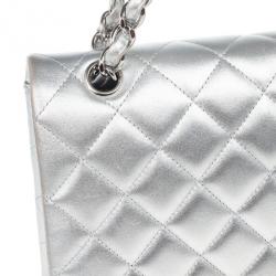 مملوكة مسبقًا Chanel Metallic Silver Leather Maxi Flap Bag