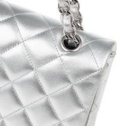 مملوكة مسبقًا Chanel Metallic Silver Leather Maxi Flap Bag