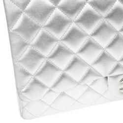 مملوكة مسبقًا Chanel Metallic Silver Leather Maxi Flap Bag