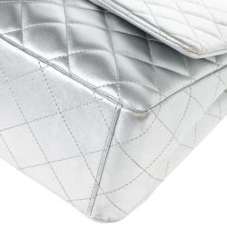 مملوكة مسبقًا Chanel Metallic Silver Leather Maxi Flap Bag