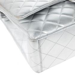 مملوكة مسبقًا Chanel Metallic Silver Leather Maxi Flap Bag