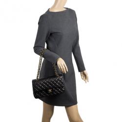 مملوكة مسبقًا Chanel Small Lambskin Classic Shoulder Bag