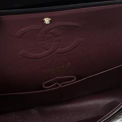 مملوكة مسبقًا Chanel Small Lambskin Classic Shoulder Bag