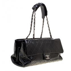 مملوكة مسبقًا Chanel Black Quilted Patent Leather Ritz Flap Bag