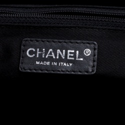 مملوكة مس�بقًا Chanel Black Quilted Patent Leather Ritz Flap Bag