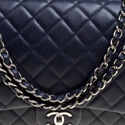 Pre Owned حقيبة شانيل ماكسي كلاسيك جلد مبطن بقلاب مزدوج سوداء