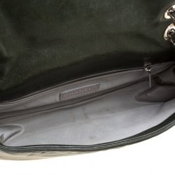 Pre Owned حقيبة كتف شانيل قلاب CC مخيطة جلد خضراء