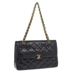 مملوكة مسبقًا Chanel Black Lambskin Vintage Medium Flap Bag