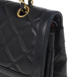 مملوكة مسبقًا Chanel Black Lambskin Vintage Medium Flap Bag