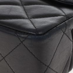 مملوكة مسبقًا Chanel Black Lambskin Vintage Medium Flap Bag