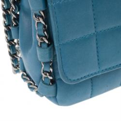 مملوكة مسبقًا Chanel Blue Leather Quilted Chocolate Bar East-West Shoulder Bag