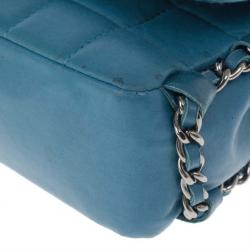 مملوكة مسبقًا Chanel Blue Leather Quilted Chocolate Bar East-West Shoulder Bag