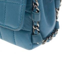 مملوكة مسبقًا Chanel Blue Leather Quilted Chocolate Bar East-West Shoulder Bag