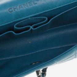 مملوكة مسبقًا Chanel Blue Leather Quilted Chocolate Bar East-West Shoulder Bag