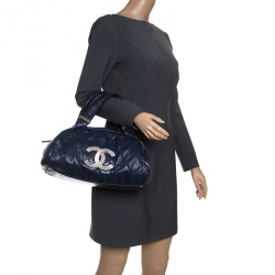 مملوكة مسبقًا Chanel Navy Blue Quilted Leather CC Bowler Bag