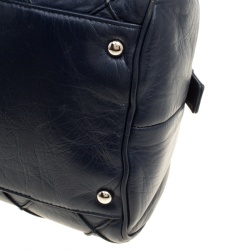 مملوكة مسبقًا Chanel Navy Blue Quilted Leather CC Bowler Bag